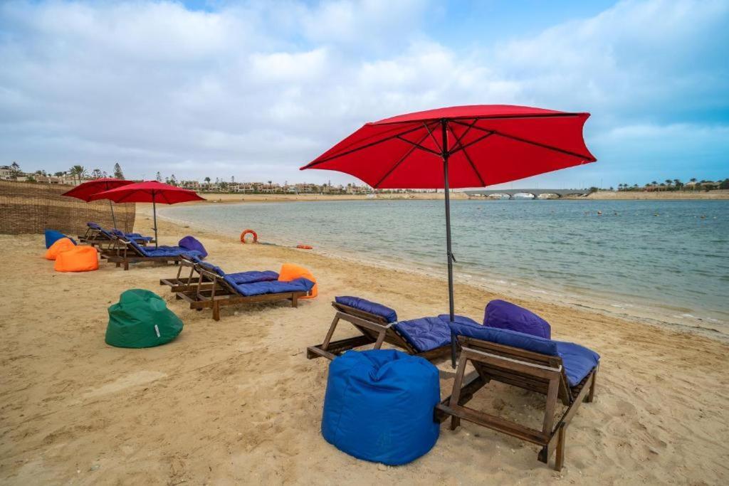 Marina Eye Resort - Alamien Marina Plaza Ел Аламейн Екстериор снимка