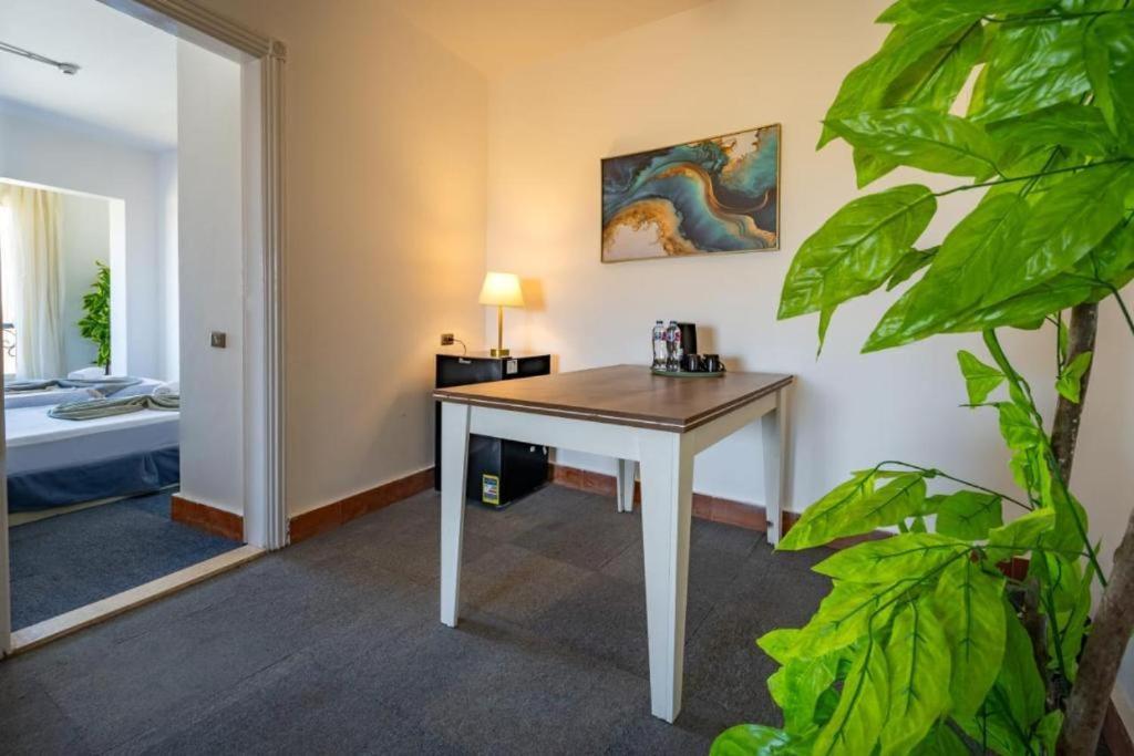 Marina Eye Resort - Alamien Marina Plaza Ел Аламейн Екстериор снимка