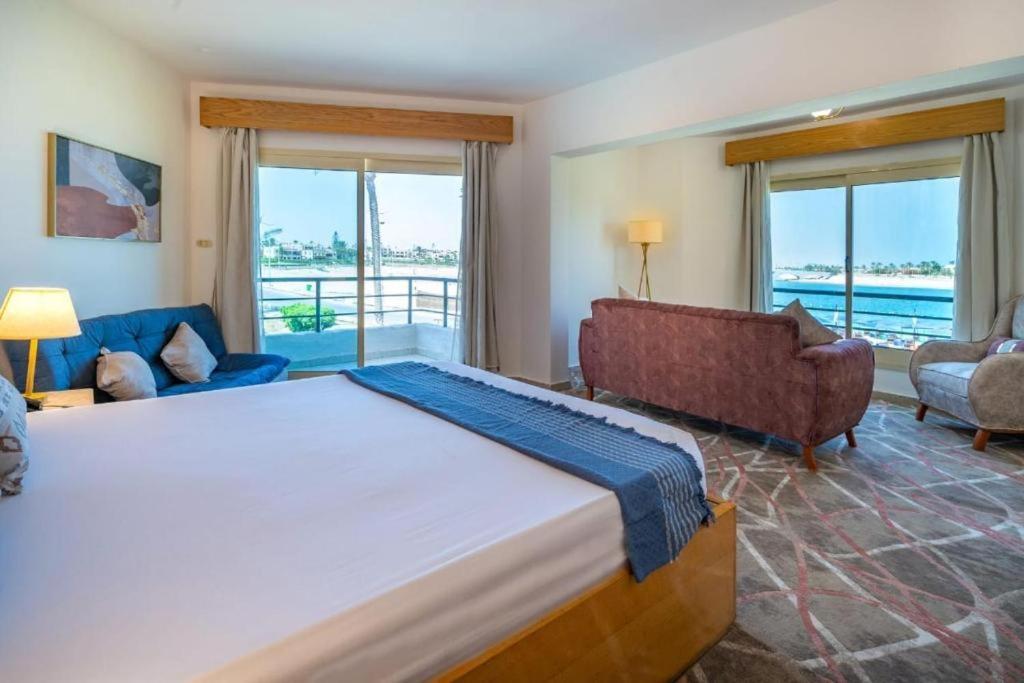 Marina Eye Resort - Alamien Marina Plaza Ел Аламейн Екстериор снимка
