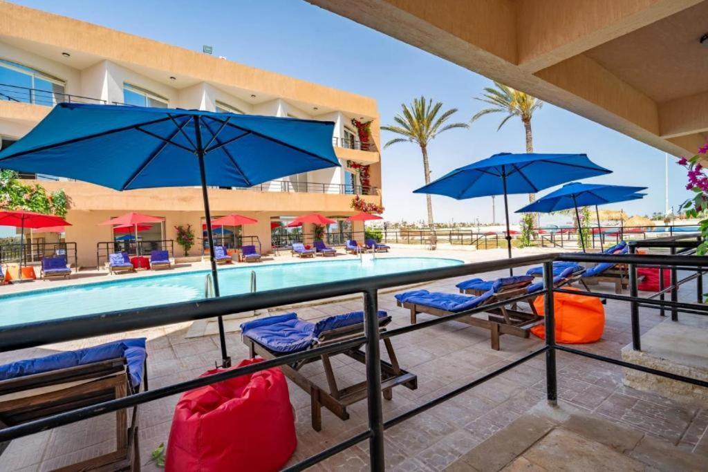 Marina Eye Resort - Alamien Marina Plaza Ел Аламейн Екстериор снимка